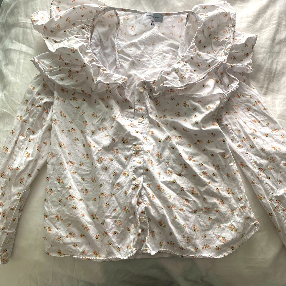 Dainty floral Something Navy puff sleeve button down
